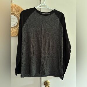 🎈5 for $25 Men’s Old Navy Black and Charcoal Softwashed Tee